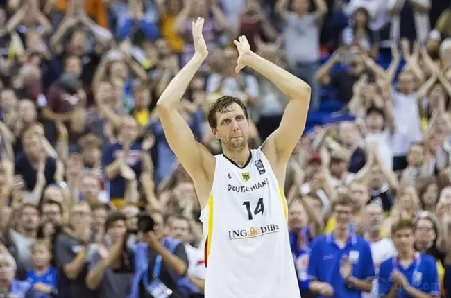 各界的广泛 各界的广泛