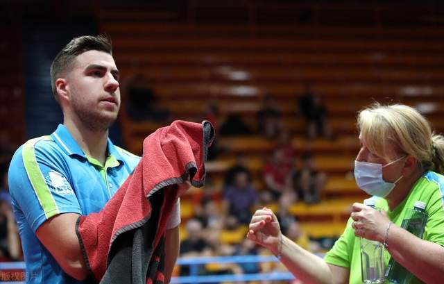 这份坚持让 这份坚持让